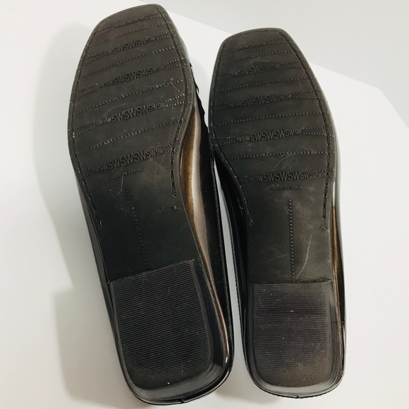 Stuart Weitzman Bronze Embellished Patent Mule EUC - Picture 8 of 8